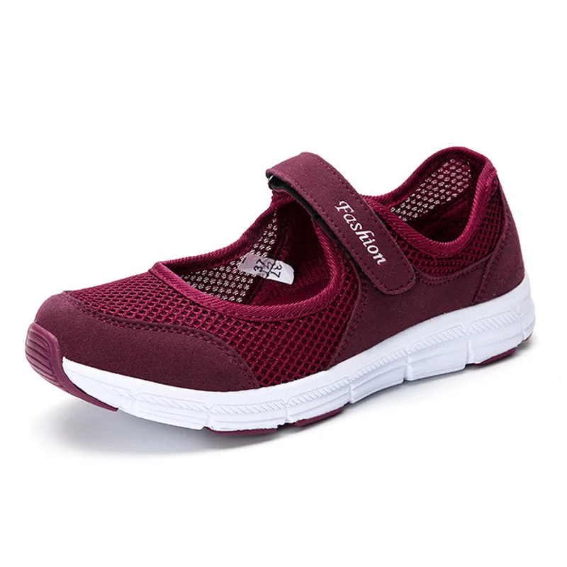 

Tangnest Summer Breathable Non-slip shoes For Elderly Mother Flat Vigorous hollow Mesh Flat Soft Shoes Woman Size 35-42 XWD6760