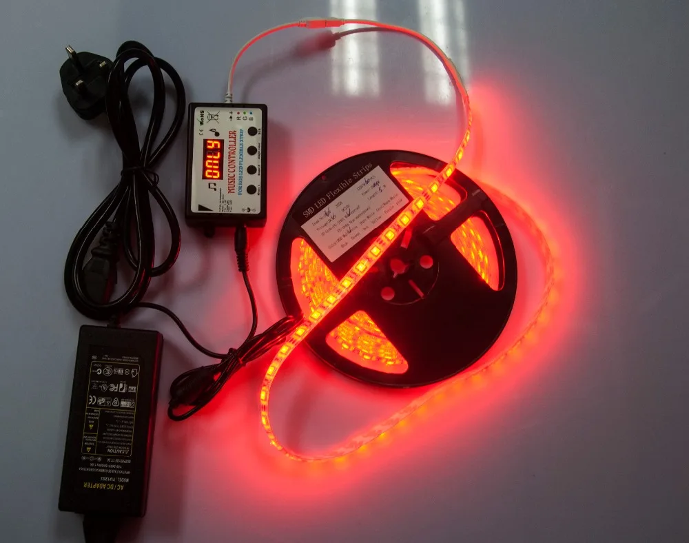Светодиодная лента RGB 5050 3528 SMD 5 м/рулон 300 светодиодов водонепроницаемая 12 В 3 А