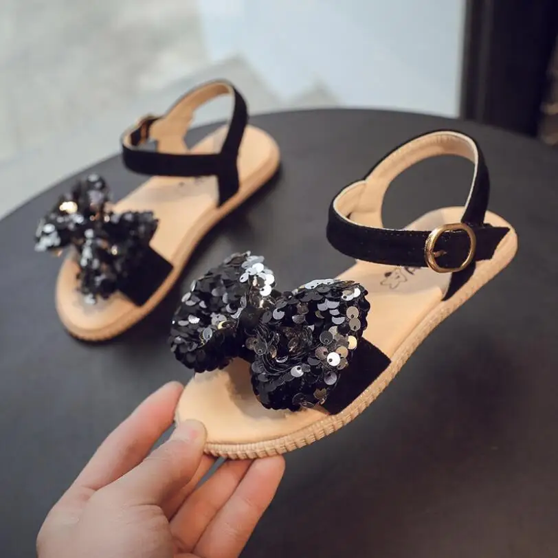 

Summer kids beach sandals for girls 2019 cute princess leaves bow shoes students Sequins Bow Black and white size 26-36