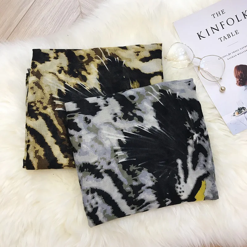 

Winter Luxury Brand Sexy Leopard Dot Tassel Viscose Scarf Lady Shawls and Wraps Pashmina Sjaal Muslim Cachecol Hijab 180*100Cm