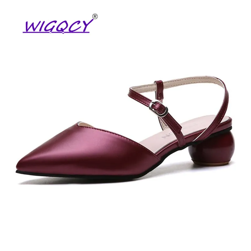 

Pointed openwork Baotou sandals 2019 spring and summer new Korean version of the thick with straps simple women's shoes