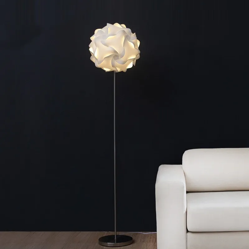Northern-Europe-Modern-Concise-Creative-Art-Fashion-Floor-Lamp-Restaurant-Bedroom-Parlor-Office-Decoration-Lamp-Free (1)