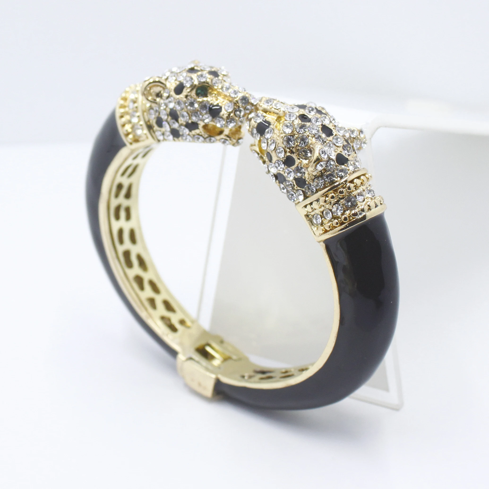 

GrayBirds High Quality Jewelry Crystal Enamel Bracelets Epoxy Animal Bangles Panther Leopard Green Eyes Cuff For Women GBB003T