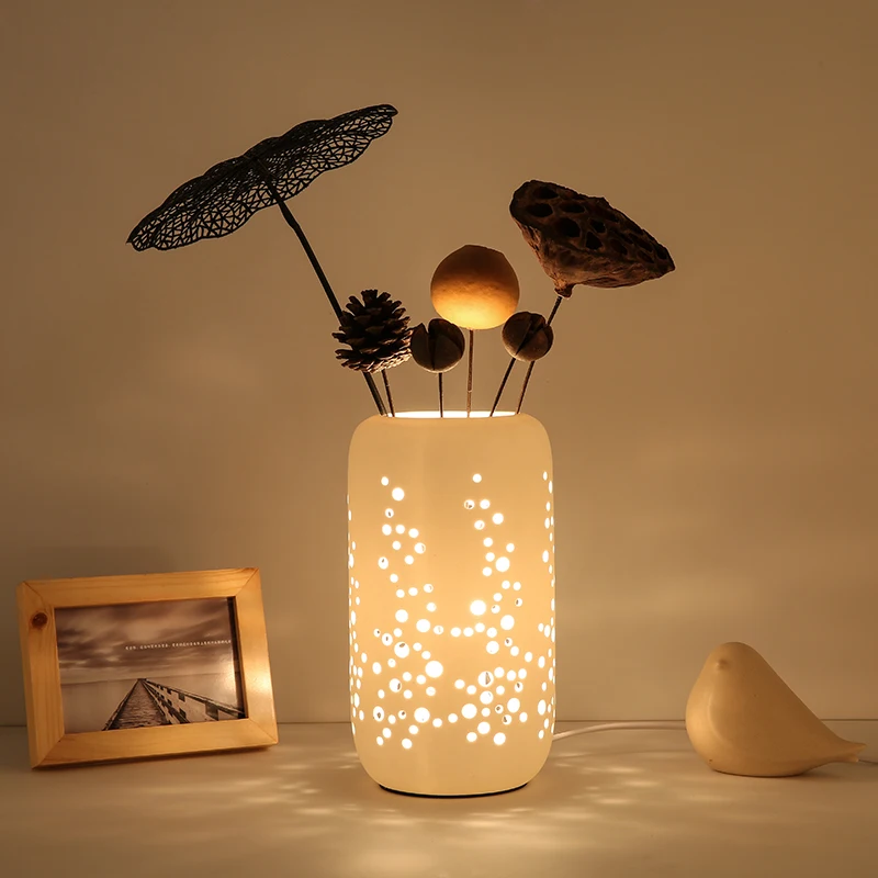 

Creative Simple Desk Lamp Ceramic Decorative Flower Arrangement Warm Romantic Bedroom Bedside Lamp Living Room Study Led Lamp