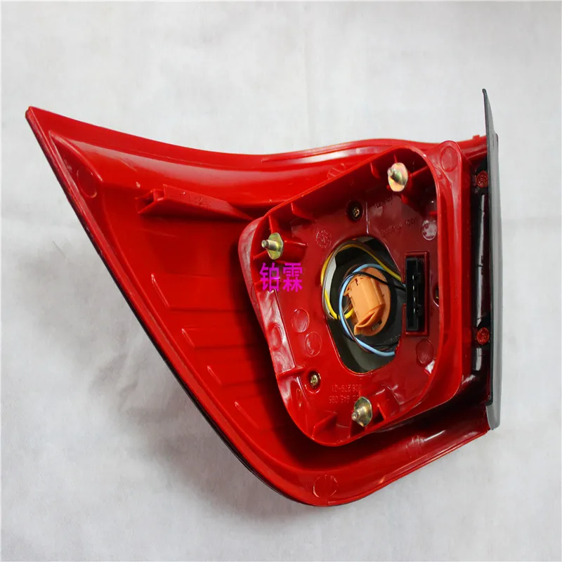 

for Volkswagen Bora 13 - 15 year rear taillights left and right rear headlights brake lights reverse steering lampshade housing