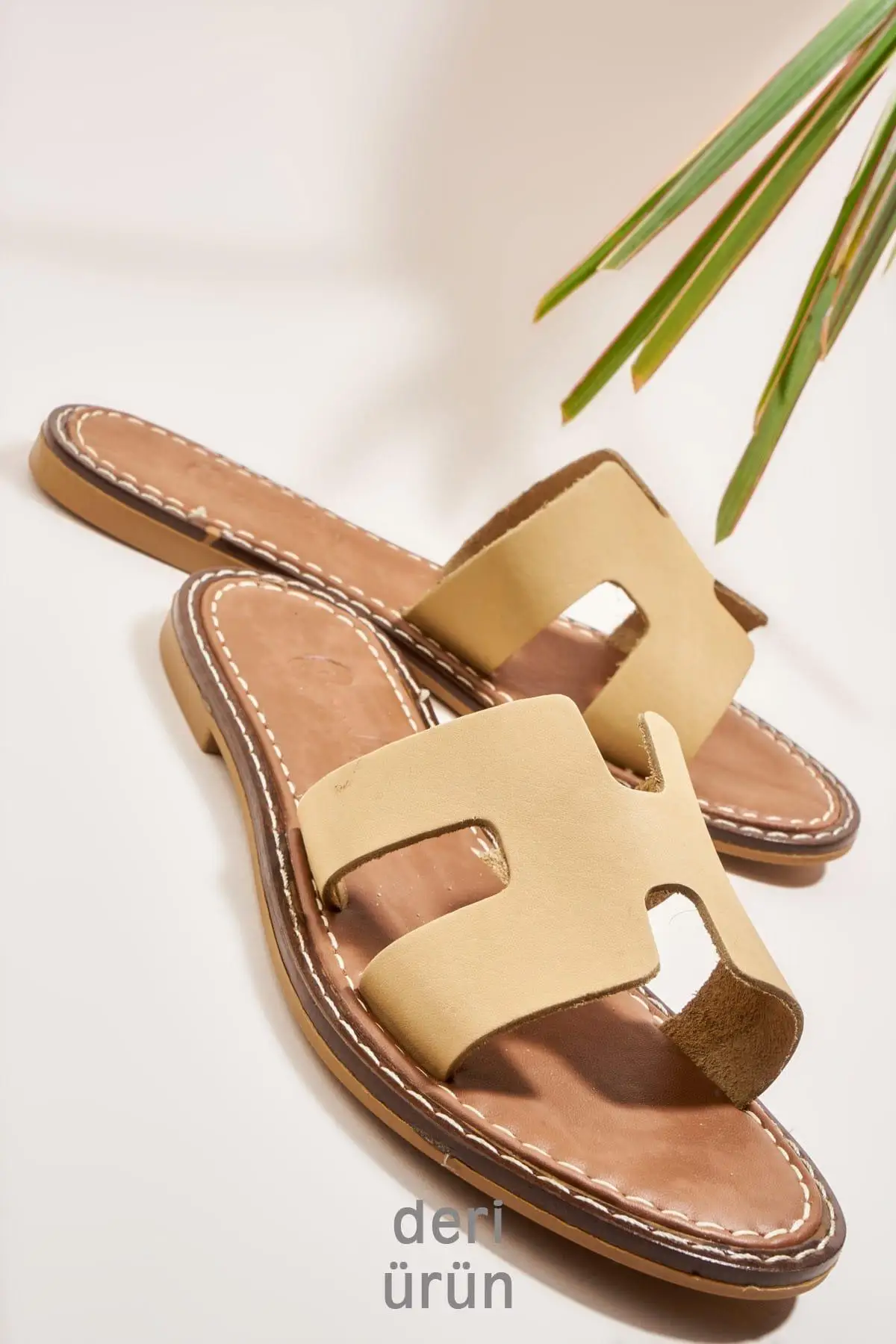 

Bambi Genuine Leather Beige Women 'S Slippers H0602809603
