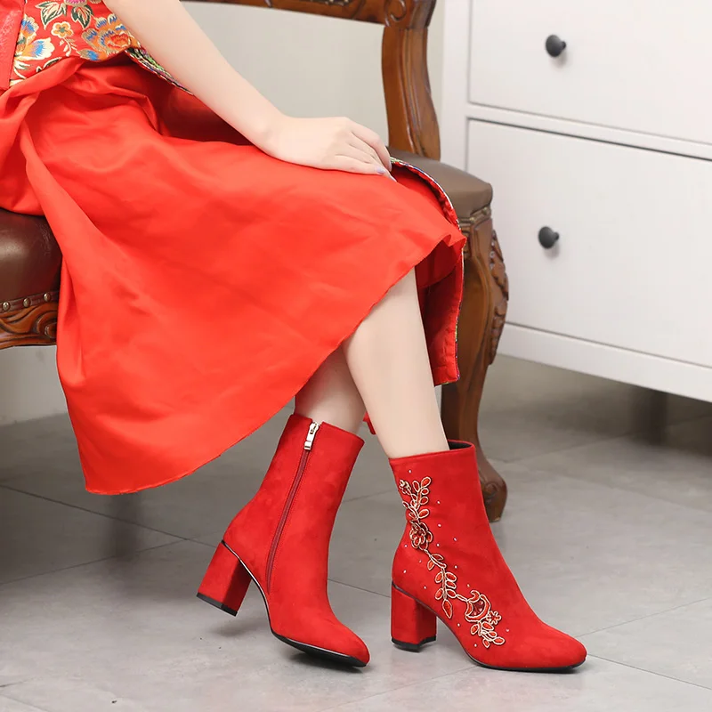 Для женщин Свадебные сапоги женские туфли на высоком каблуке Ботильоны красный цветок Дамская обувь женщина на осень-зиму сапоги большие размеры 43