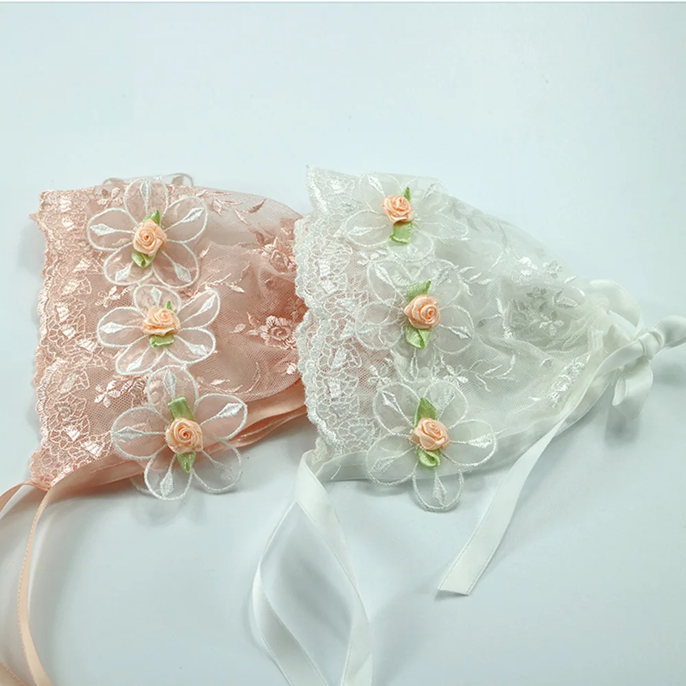 2PCS/Lot Photo Shoot Accessories Handmade Baby Girl Lace Bonnet with Floral Vintage Style Infant Hat Newborn Photography Props dvotinst newborn photography props baby boys buttons outfit hat with furry ball 2pcs set fotografia studio shooting photo props