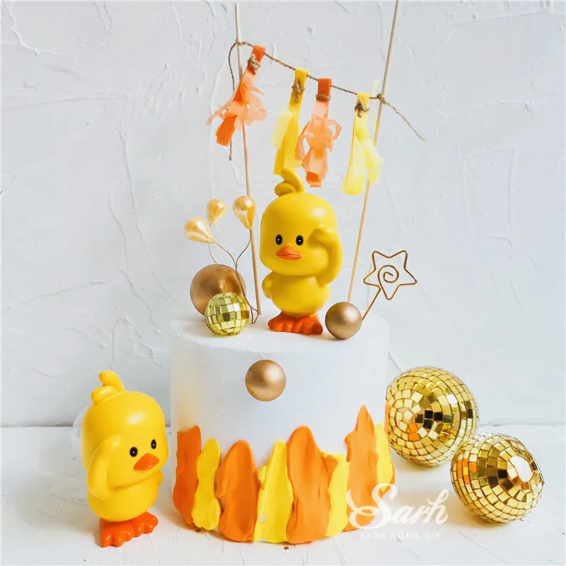 

Tiktok Raise Hand Yellow Duck Cake Topper Decoration Happy Birthday Children's Day Party Decorations For Baking Lovely Gifts