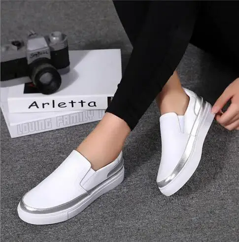 Leather Flat Foot Loafers High-quality Women's Leather Shoes Black Silver Flat Shoes Soft Bottom Student Shoes