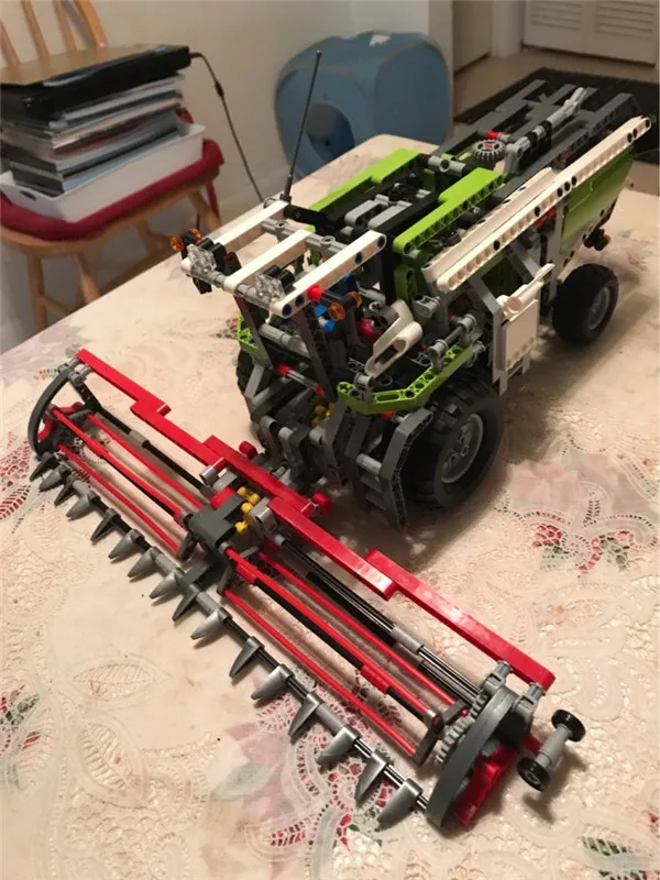 

1107Pcs The Combine Harvester Set Genuine Technic Series Lepins Educational Building Blocks Bricks Toys Model Gift