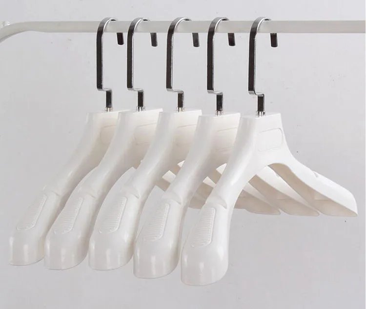 

Thick Wide Shoulder White Plastic Clothes Hanger for Coats Garment and Fur,Suit Hanger (8 Pieces / Lot)