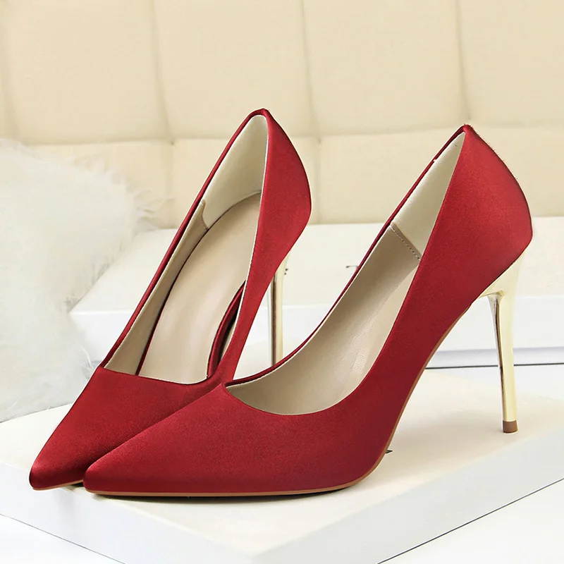 Свадебные туфли невесты; вечерние женские туфли-лодочки женская обувь на высоком каблуке; элегантные золотистые и Серебристые лодочки на высоком каблуке Женская обувь Большие размеры 34–43 - Цвет: Red Wine