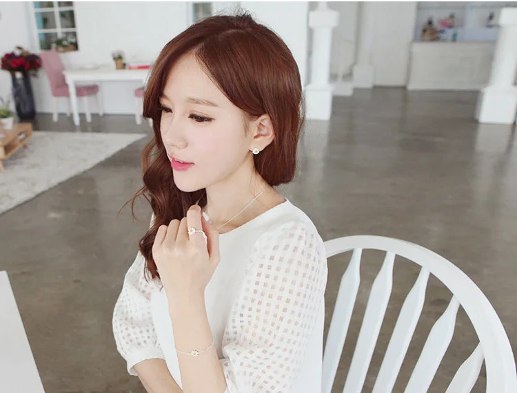 2303649235_248682925