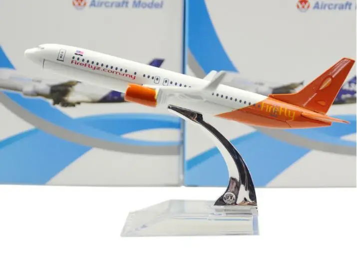 Модель самолета LE4 16 см Φ Airlines B737 Боинг 737 800 модель со стойкой в подарок|Вертолеты