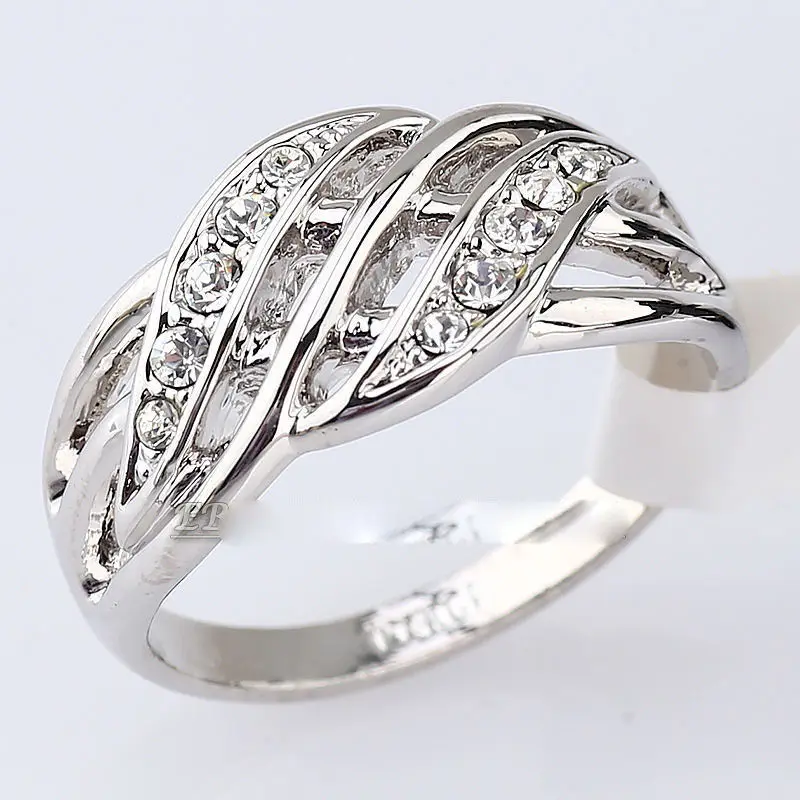

shipping> --Fashion 10mm Band Ring 18KGP use Crystal 6.7.8.9.#