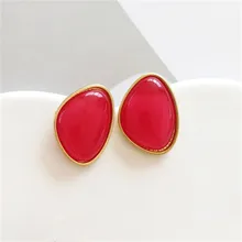 Модные женские серьги-гвоздики, Необычные треугольные серьги, женские красные золотые серьги из смолы для женщин, хорошее ювелирное изделие, серьги