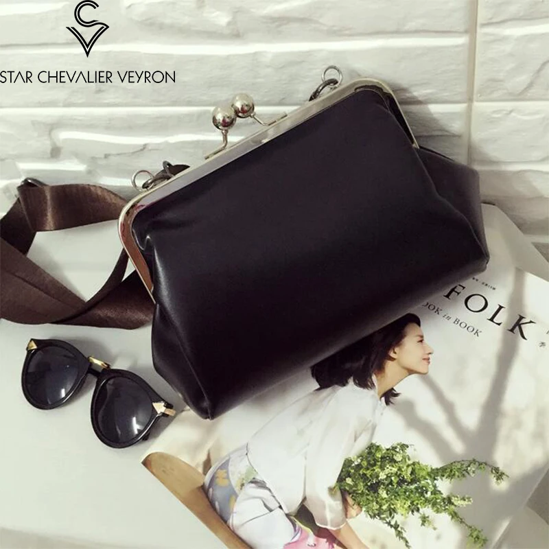 

2017 new style woman messenger bags Wild simple retro clip Messenger bag