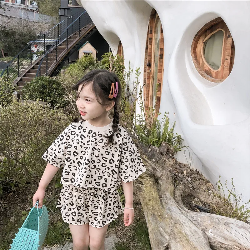 

2019 Summer New Arrival korean style cotton clothing sets Leopard Printed short t-shirt with short pants fashion Suit for girls