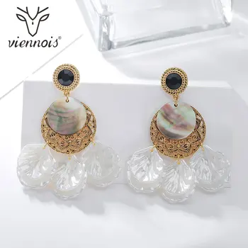 

Viennois Light Gold Color Shell Pieces Dangle Earrings For Women High-glass Acrylic Drop Earrings Female Chic Jewelry