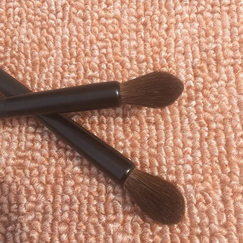 

1pcs High Quality Eye Blending Brush Soft Squirrel Hair Medium Eyeshadow Brush Blender Make up Brush Cosmetic