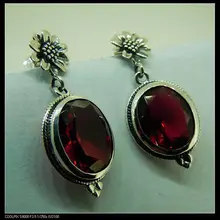 В году, последняя мода Подсолнух пакет серьги с древними красными камнями
