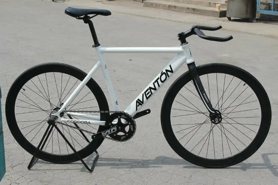 aventon fixie bike