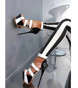 Последняя мода; уникальный дизайн; босоножки на высоком каблуке с пряжкой на щиколотке; элегантные нарядные туфли–лодочки на платформе с открытым носком и вырезами - Цвет: Черный