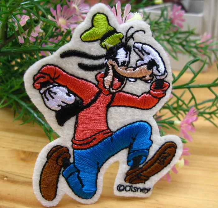 

HOT SALE! ~ Free Shipping ~ Lovely Goofy running Iron On Patches, sew on patch,Appliques, Made of Cloth,100% Guaranteed Quality
