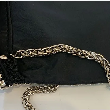 10674981452_1745108790