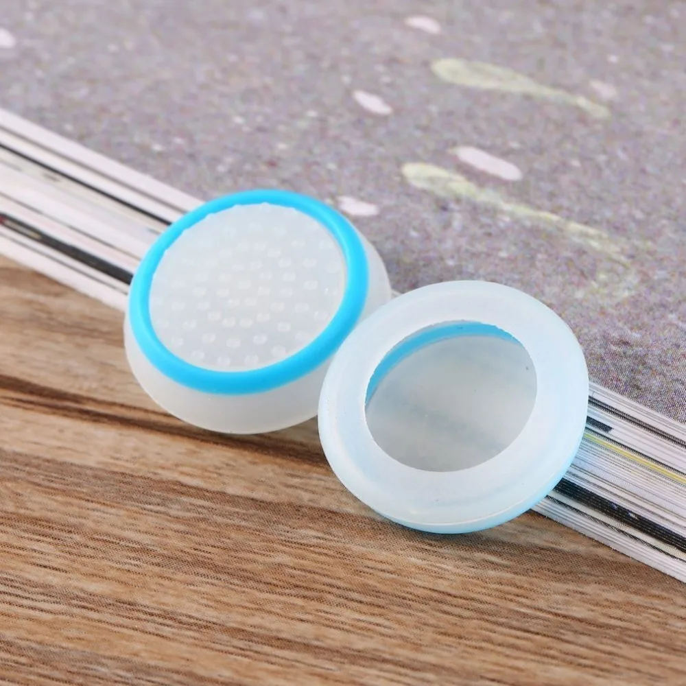 2pcs/lot Game Accessory Protect Cover Silicone Thumb Stick Grip Caps for PS4 PS3 for Xbox 360 for Xbox one Game Controllers - Цвет: white and blue