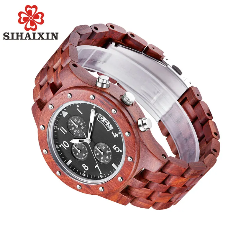 male wood watch man2