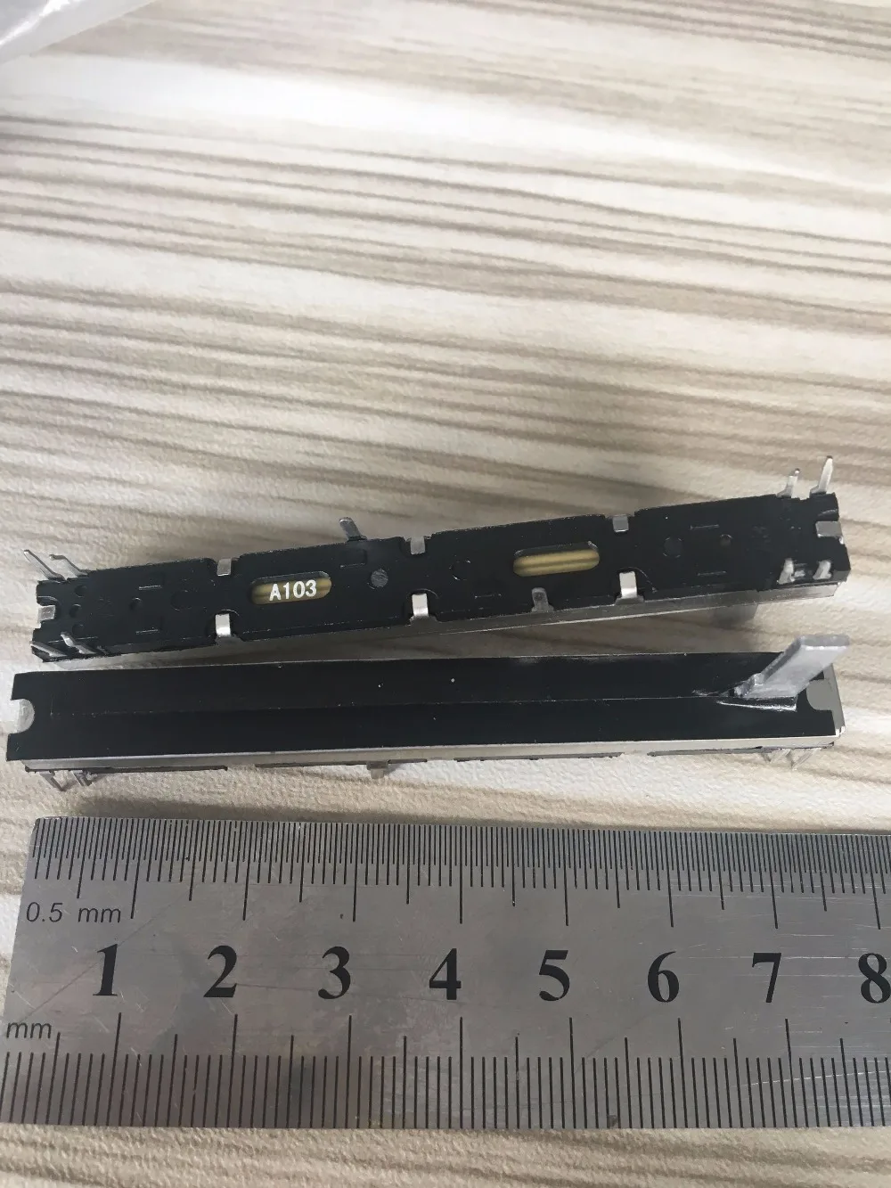 50 шт. двухканальный потенциометр микшера SL6082 EPM8 75 мм A10K (A103) 8