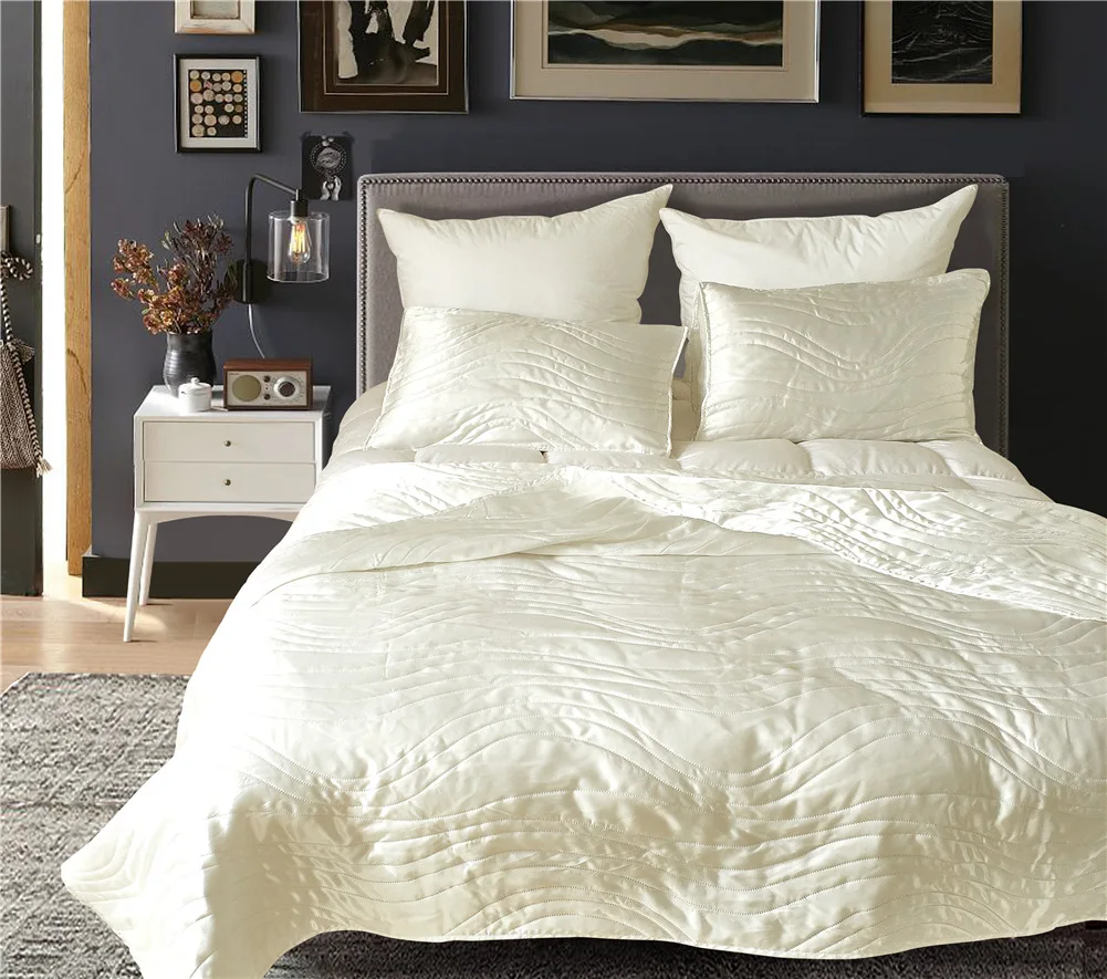 Best 3pcs set Luxury Checkered Smooth Bedspread Super Soft Solid Single Quilted Bed Quilt Bed Cover US Queen King Size Coverlet Set