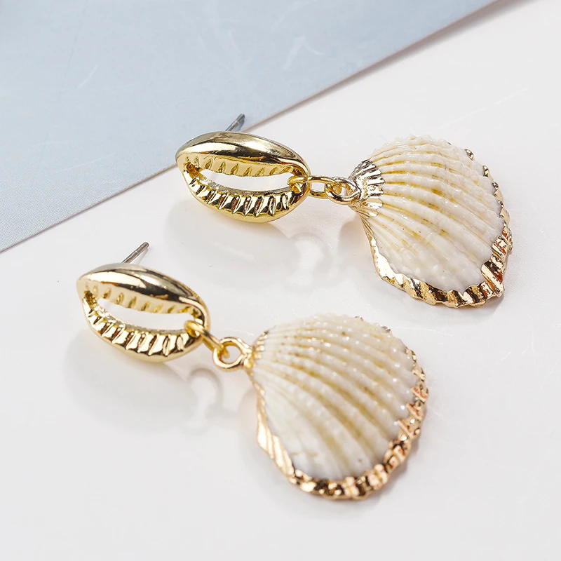 AENSOA Neue Mode Unregelmäßige Natürliche Shell Conch Tropfen Ohrringe Für Frauen Erklärung Metall Maxi Geometrische Strand Party Schmuck