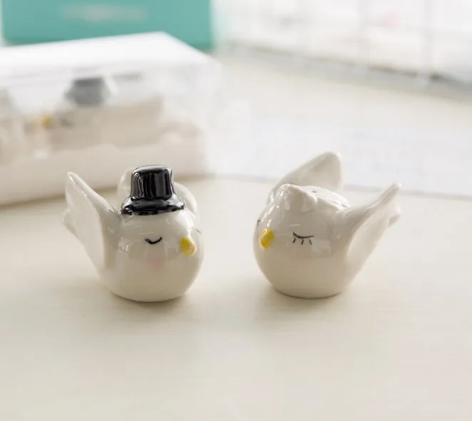 

Wholesale New Angel Bird Ceramic Salt and Pepper Shaker Useful Wedding Souvenirs Wedding Gift for Guests(50Sets Lot)