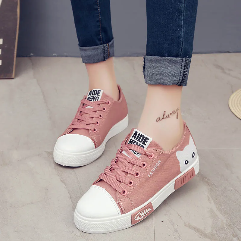 Women canvas shoes 2019 spring cartoon cat women casual shoes  comfortable flat vulcanize shoes women sneakers white shoes