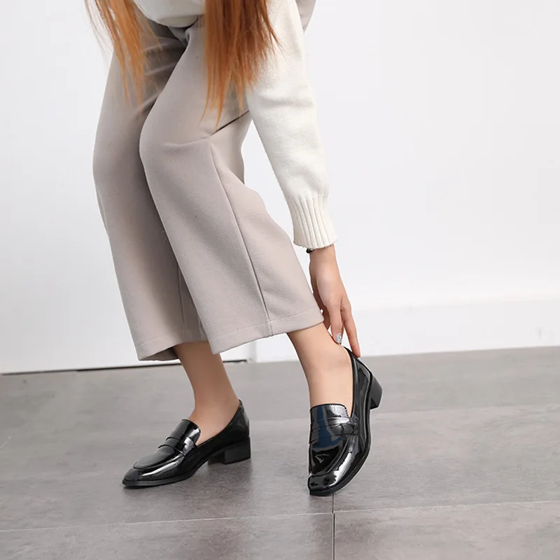 Women's shoes British style flat shoes female retro square head thick and lacquer leather pure color loafers women casual shoes Women's shoes British style flat shoes female retro square head thick and lacquer leather pure color loafers women casual shoes