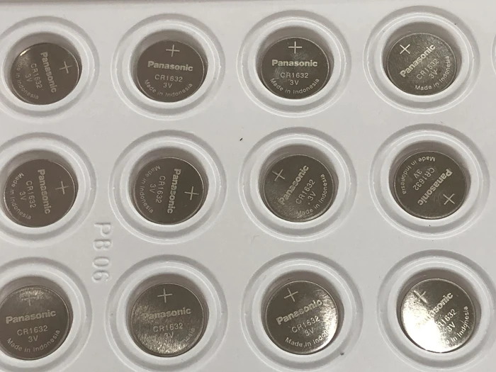 

200pcs/lot New Original Battery For Panasonic CR1632 1632 DL1632 3V Lithium Button Coin Batteries Cell Free Shipping