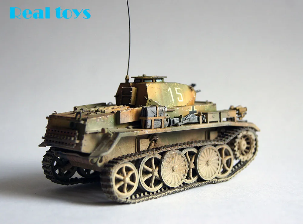 Модель от Hobby Boss 82431 1/35 PzKpfw I Ausf C(VK 601) комплект пластиковых моделей