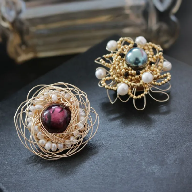 round pearl brooch (16)
