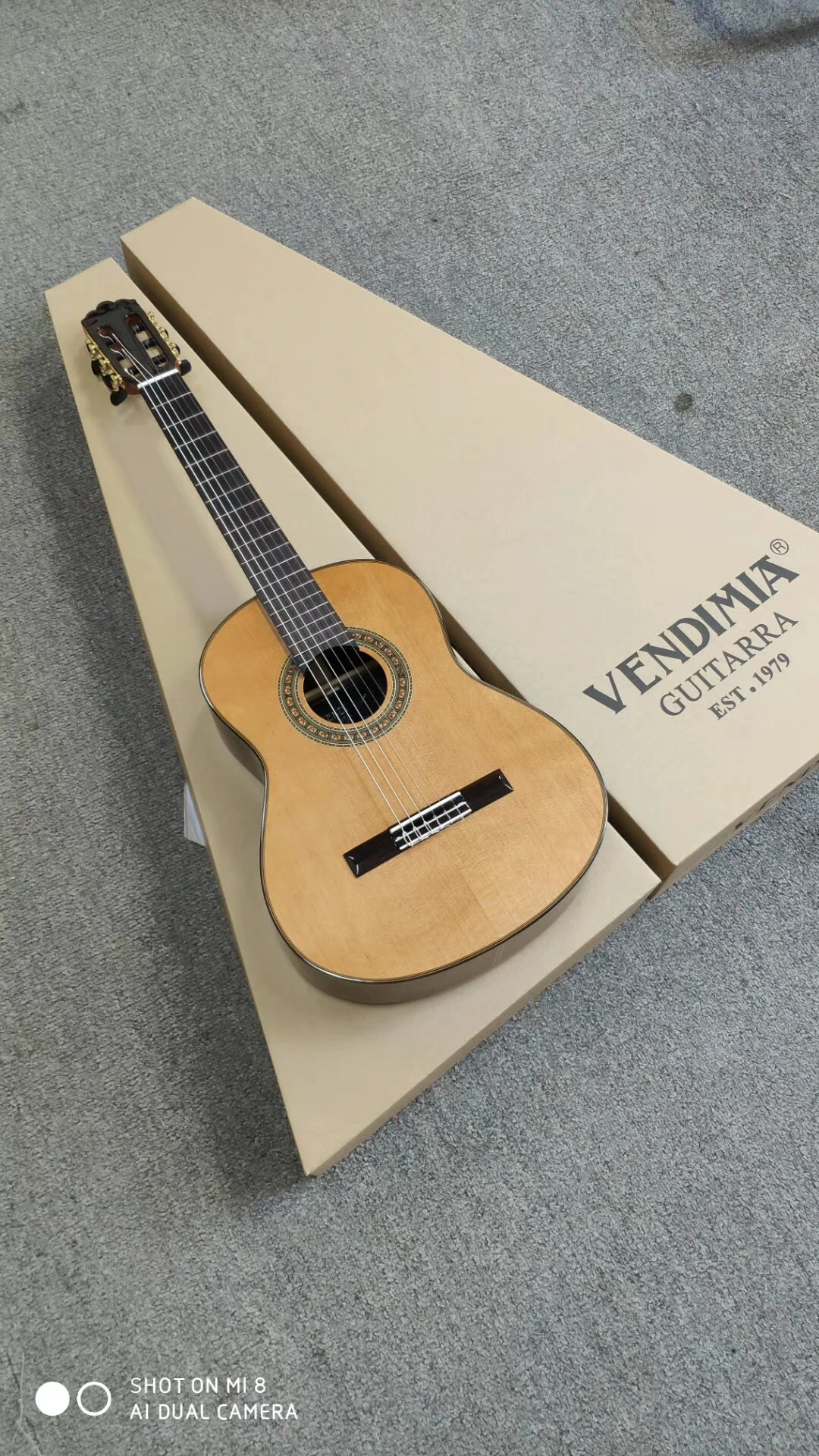 New Model 36 inch Handmade Acoustic Spanish guitar,VENDIMIA Solid Cedar/Solid Rosewood,professional Full solid Classical guitar New Model 36 inch Handmade Acoustic Spanish guitar,VENDIMIA Solid Cedar/Solid Rosewood,professional Full solid Classical guitar