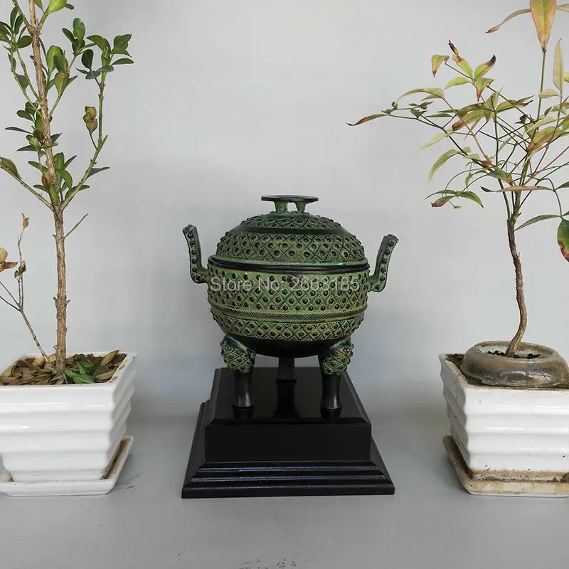 

Free shipping Chinese Antique Imitation Bronze Three Legs Ding Home Decoration Beautiful Collection Art