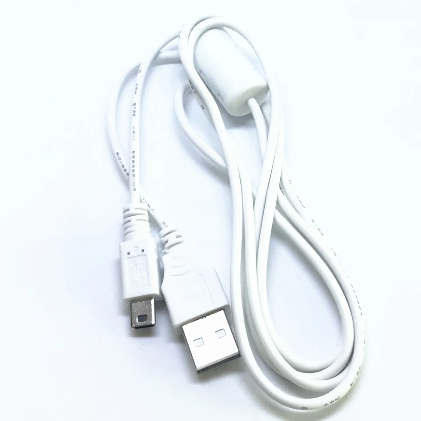 Черный и белый usb кабель для передачи данных (синхронизации) зарядки цифрового