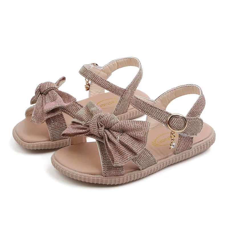 Kalupao/детская обувь; Милые блестящие сандалии для маленьких девочек; коллекция года; модные сандалии с пряжкой и бантом для девочек; волшебная Нескользящая пляжная обувь - Цвет: Розовый