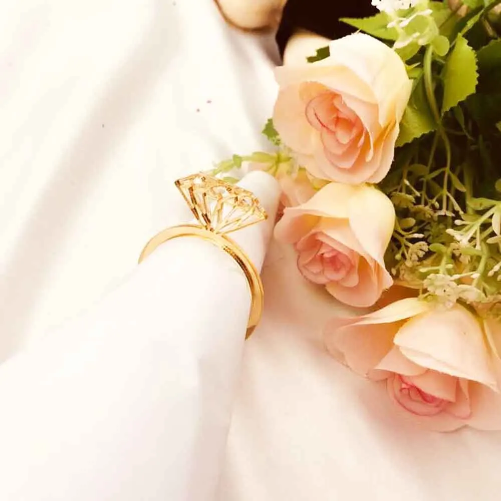 

Personalized diamond table decors Custom Valentine's/Wedding napkin rings Acrylic Cut Napkin Ring with diamond Wedding Party