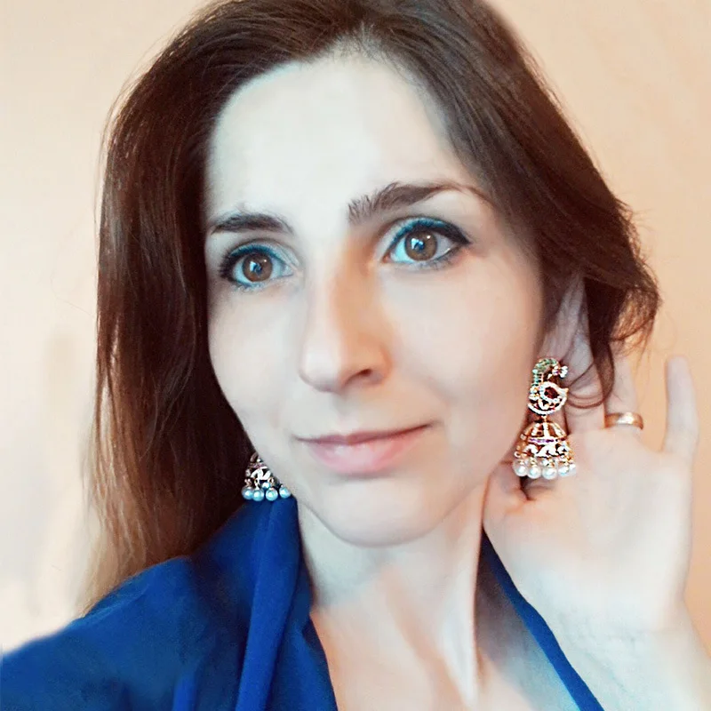 

Brocade phoenix creative retro earrings ladies long pearl earrings