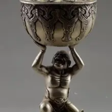 Утонченная китайская Коллекционная оформлен Старый тибетский серебряный Будда держать мяч Дракон Ладан горелки статуя