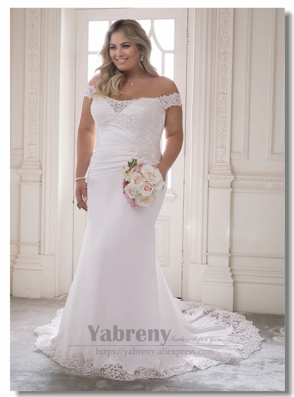 

Bateau Plus Size Wedding dresses