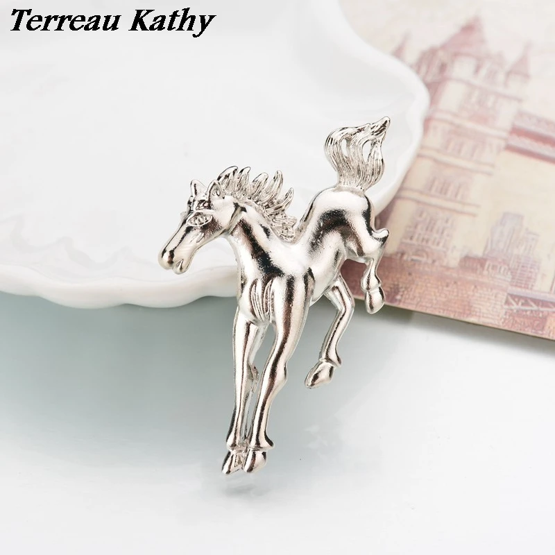 

Terreau Kathy High Quality Korean Men And Women Horse Brooch Zinc Alloy Pin Suit Accessories Wholesale BKb111-b112